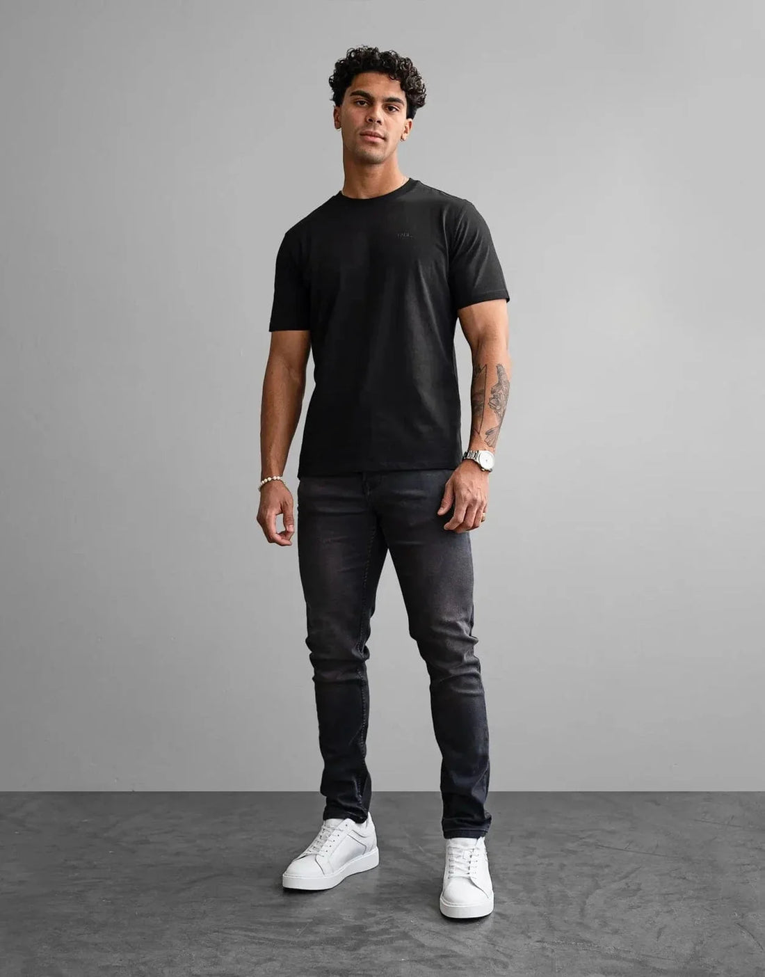 Fade Essential Black T-Shirt